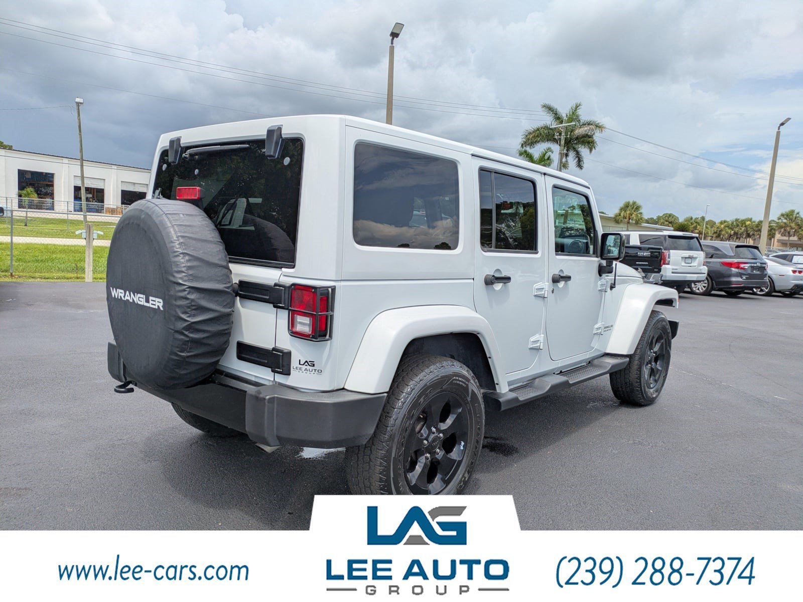 Used 2015 Jeep Wrangler Unlimited Sahara AWD/4WD image 3