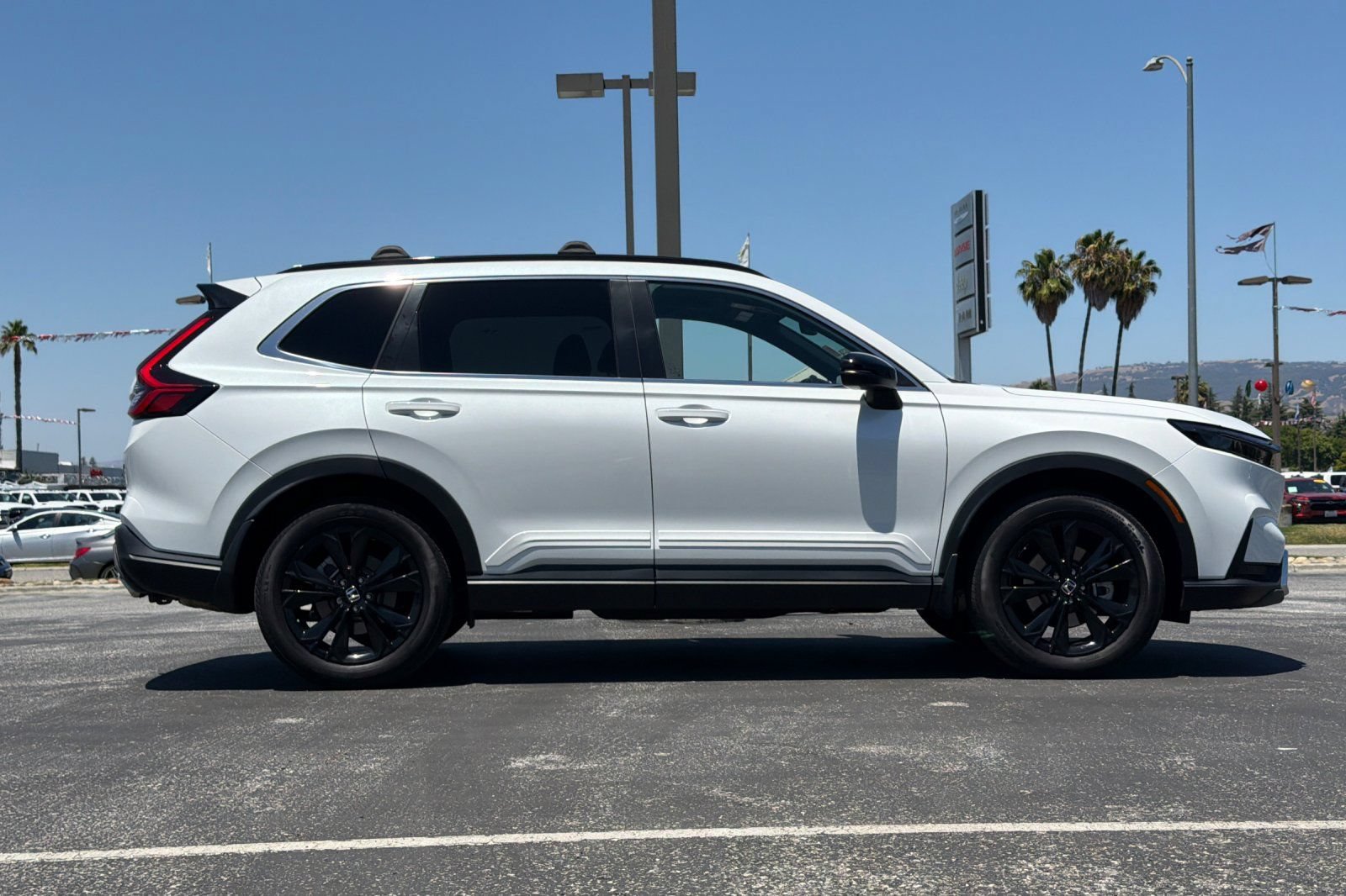 Used 2023 Honda CR-V Sport Touring image 3