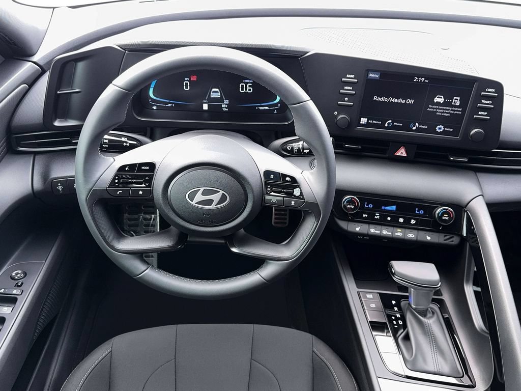 New 2026 Hyundai Elantra SEL Sport Premium FWD image 17