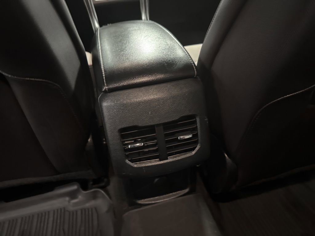 Used 2020 Ford Fusion SE w/ Equipment Group 151A image 29