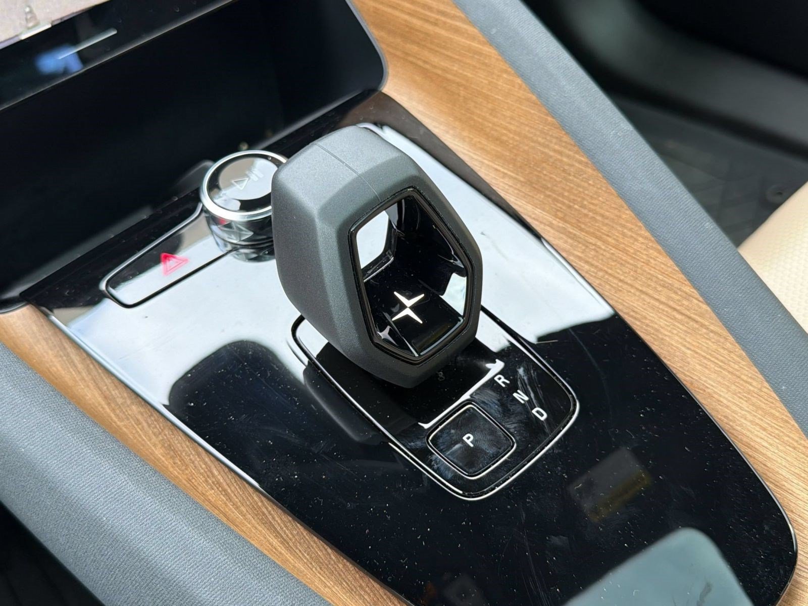 Used 2022 Polestar Polestar 2 w/ Plus Package AWD/4WD image 18
