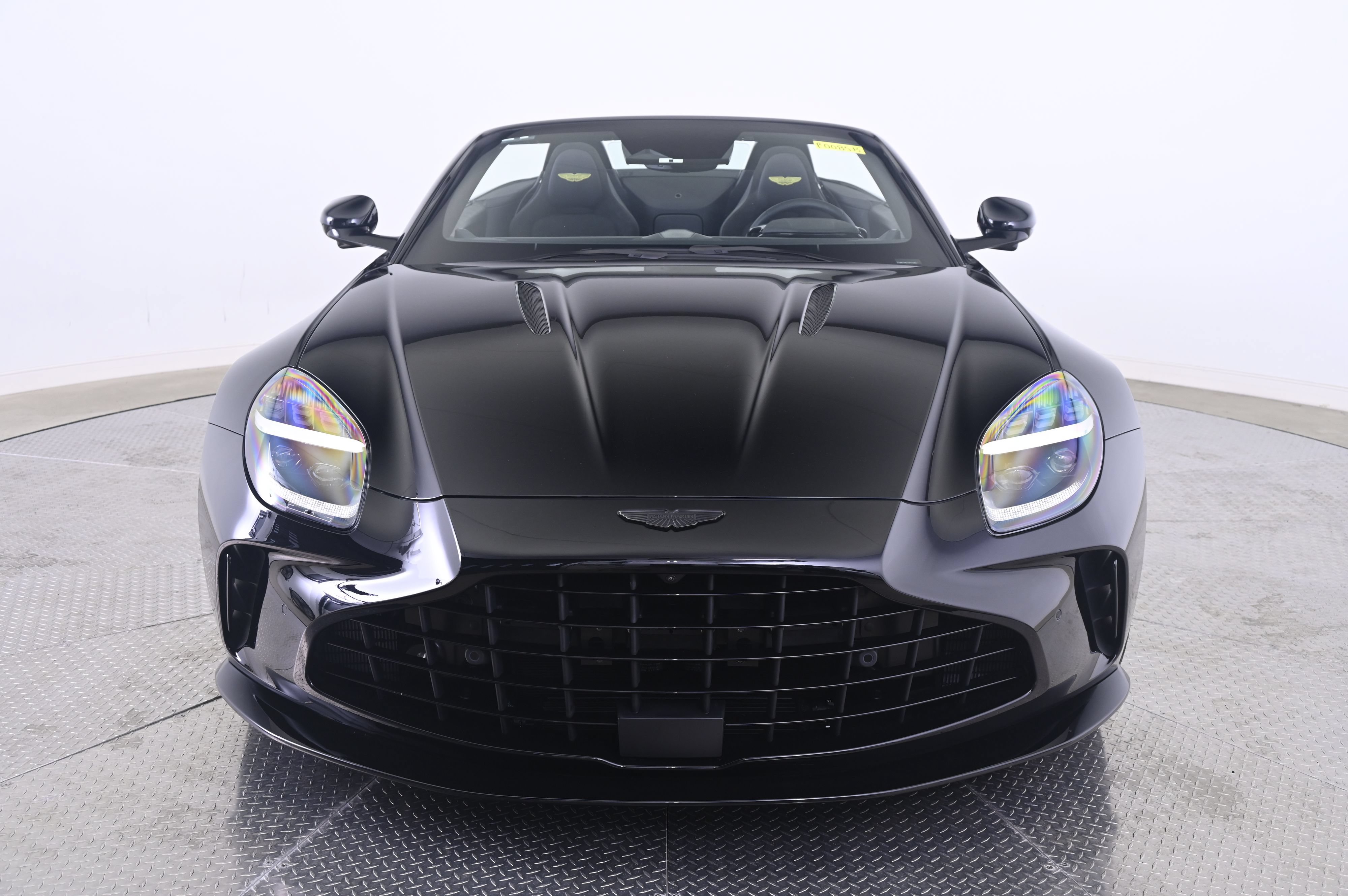 Used 2026 Aston Martin V8 Vantage Coupe RWD image 10