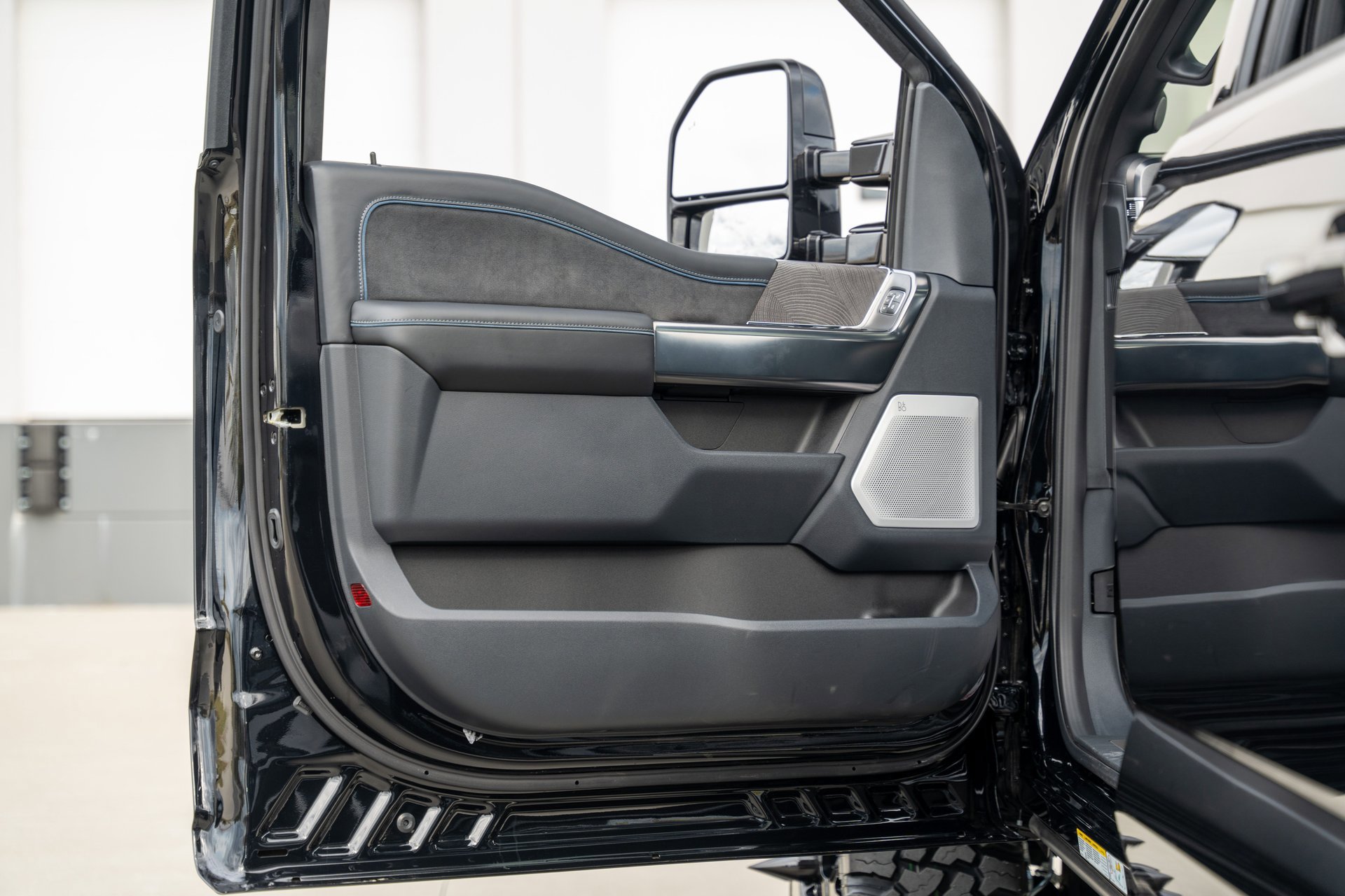 Used 2025 Ford F450 Platinum image 26