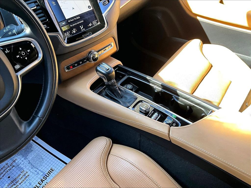 Used 2017 Volvo XC90 T6 Inscription w/ Vision Package image 10