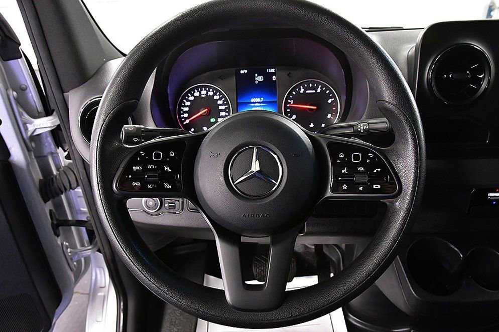 Used 2024 Mercedes-Benz Sprinter 2500 image 15