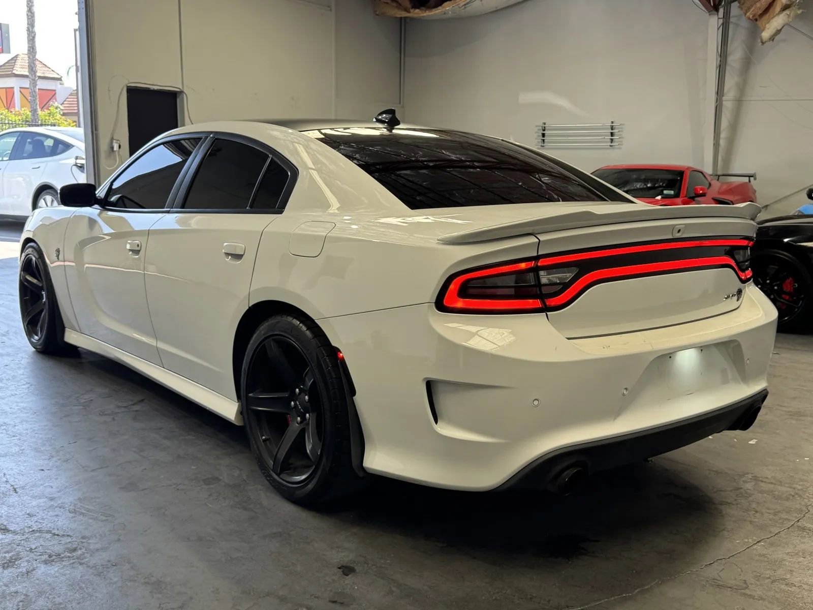 Used 2018 Dodge Charger SRT Hellcat RWD image 2