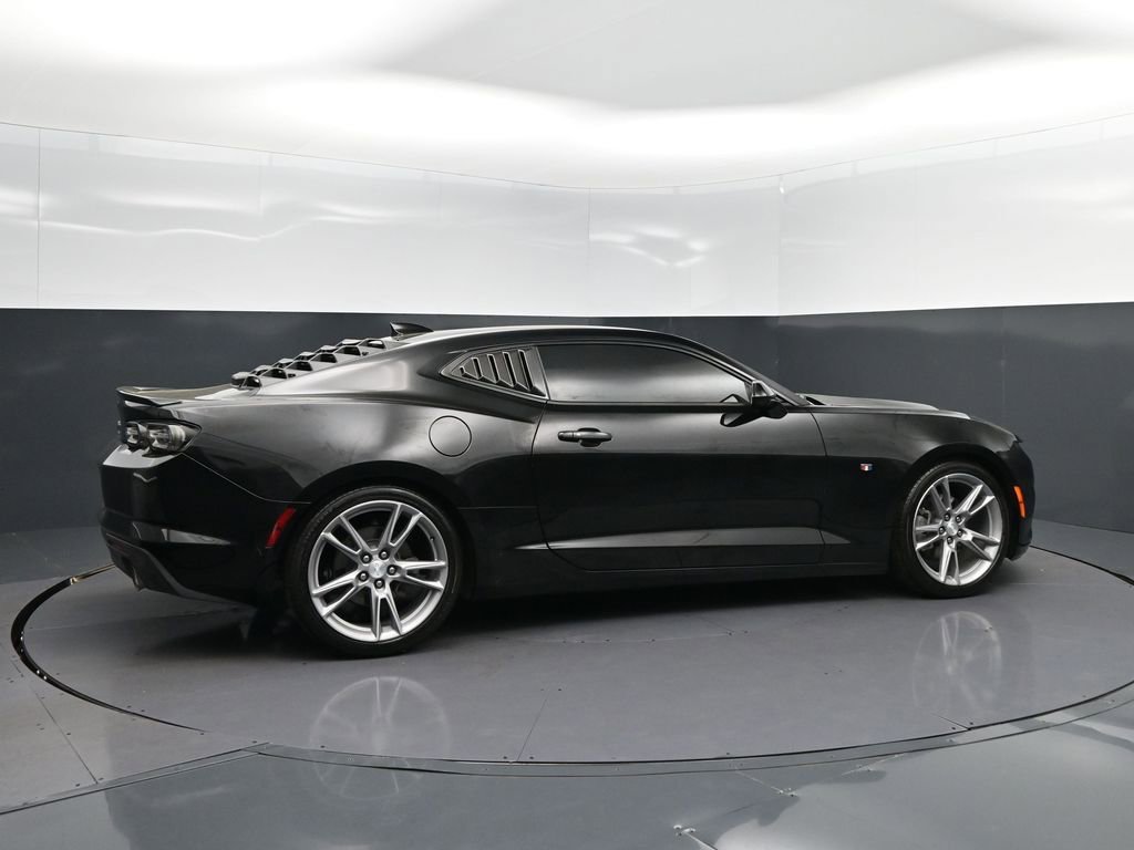 Used 2021 Chevrolet Camaro LT w/ RS Package image 8