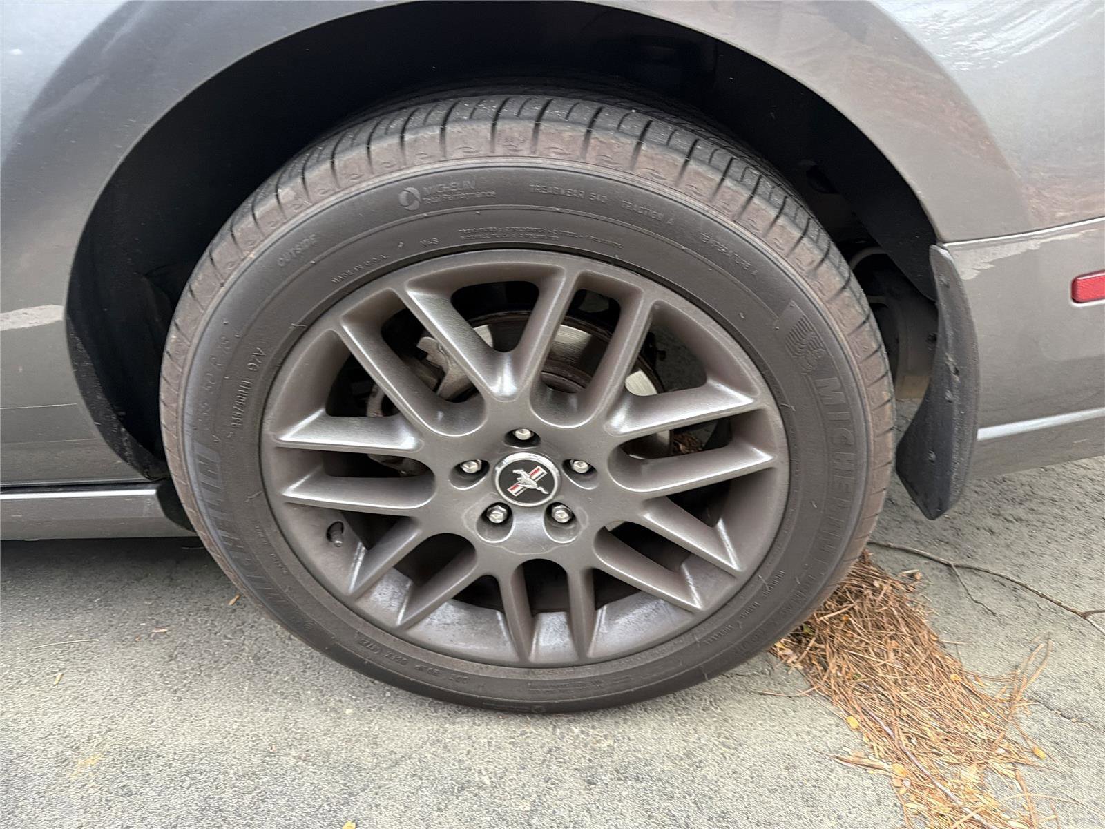 Used 2013 Ford Mustang Premium image 13