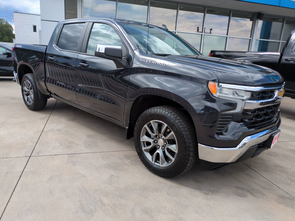 Used 2024 Chevrolet Silverado 1500 LT AWD/4WD image 7