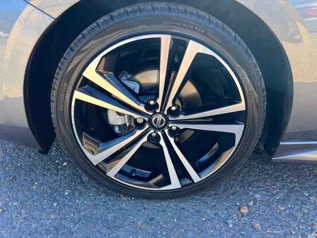 Used 2022 Nissan Sentra SR w/ Trunk Package image 14