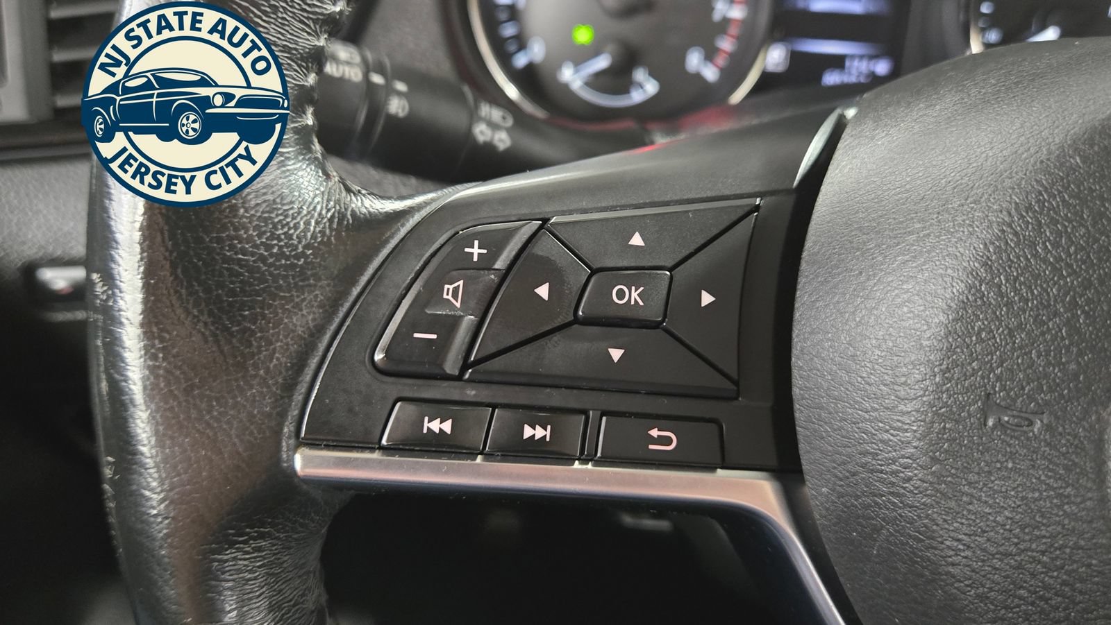 Used 2018 Nissan Rogue Sport SL AWD/4WD image 12
