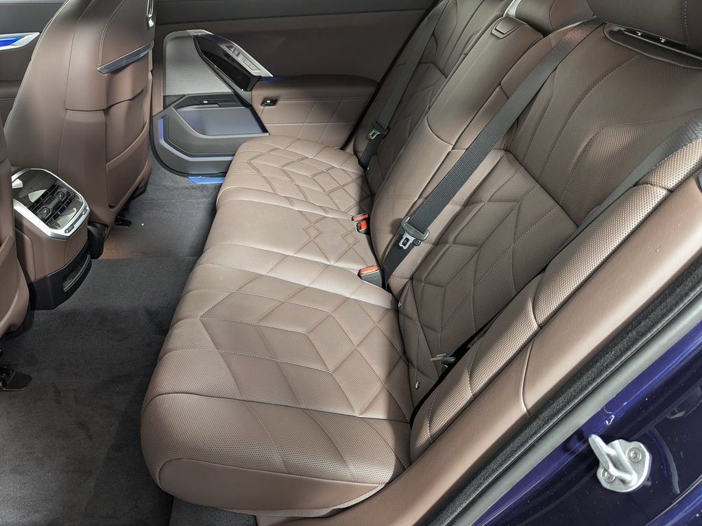 New 2026 BMW i7 xDrive60 AWD/4WD image 39