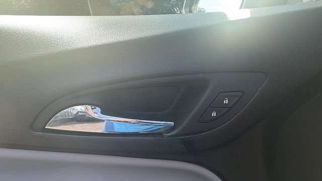 Used 2018 Chevrolet Equinox LT w/ Sun & Infotainment Package AWD/4WD image 19