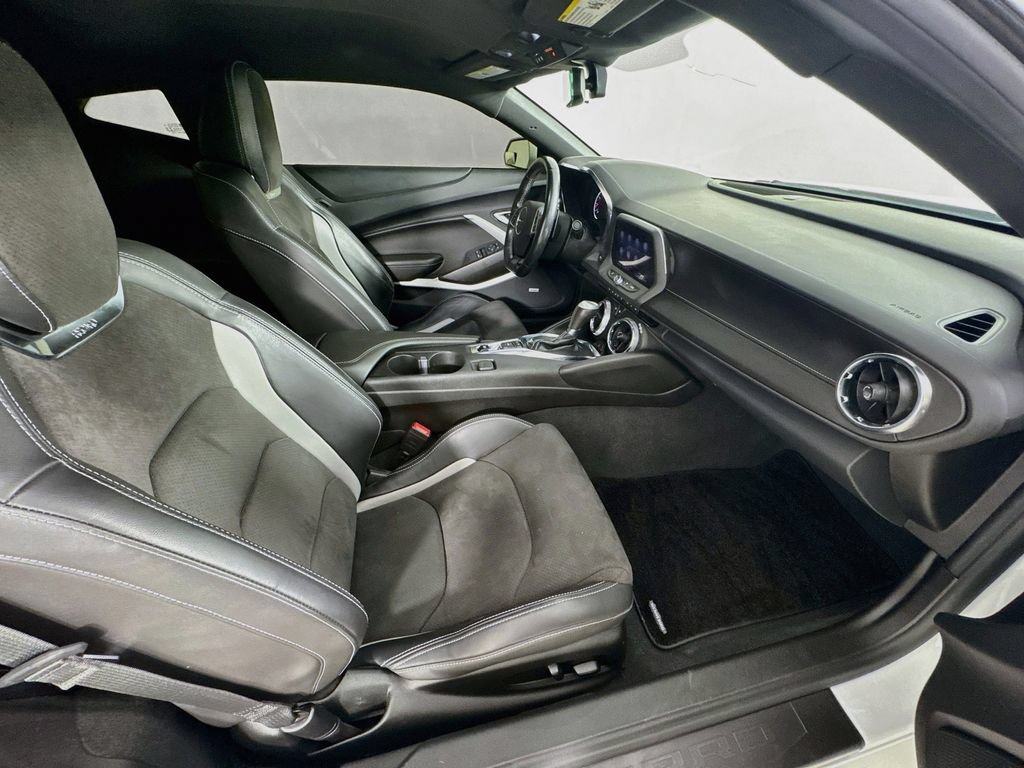 Used 2023 Chevrolet Camaro LT w/ Technology Package RWD image 33