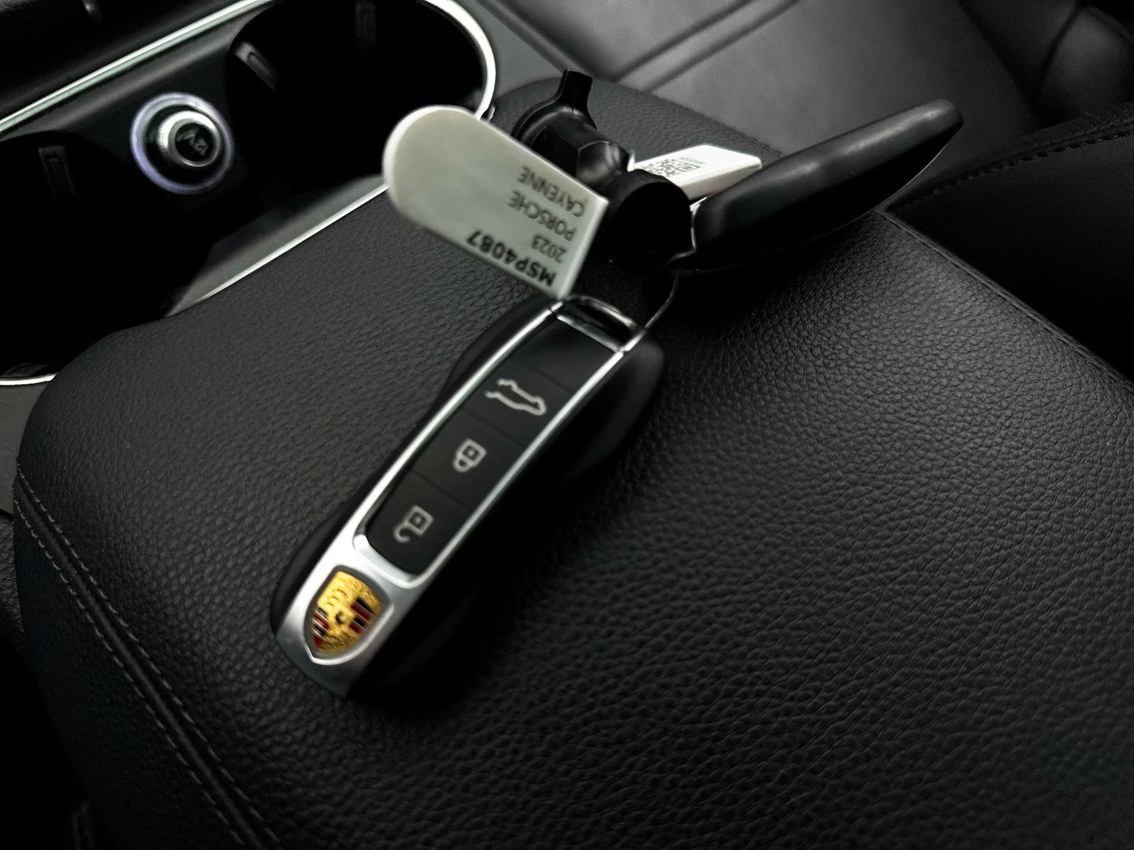 Used 2023 Porsche Cayenne Platinum Edition AWD/4WD image 42