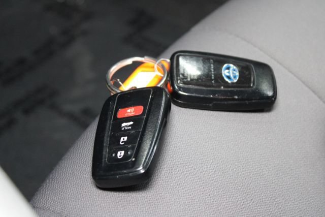 Used 2020 Toyota Camry LE w/ Fleet Convenience Package FWD image 13