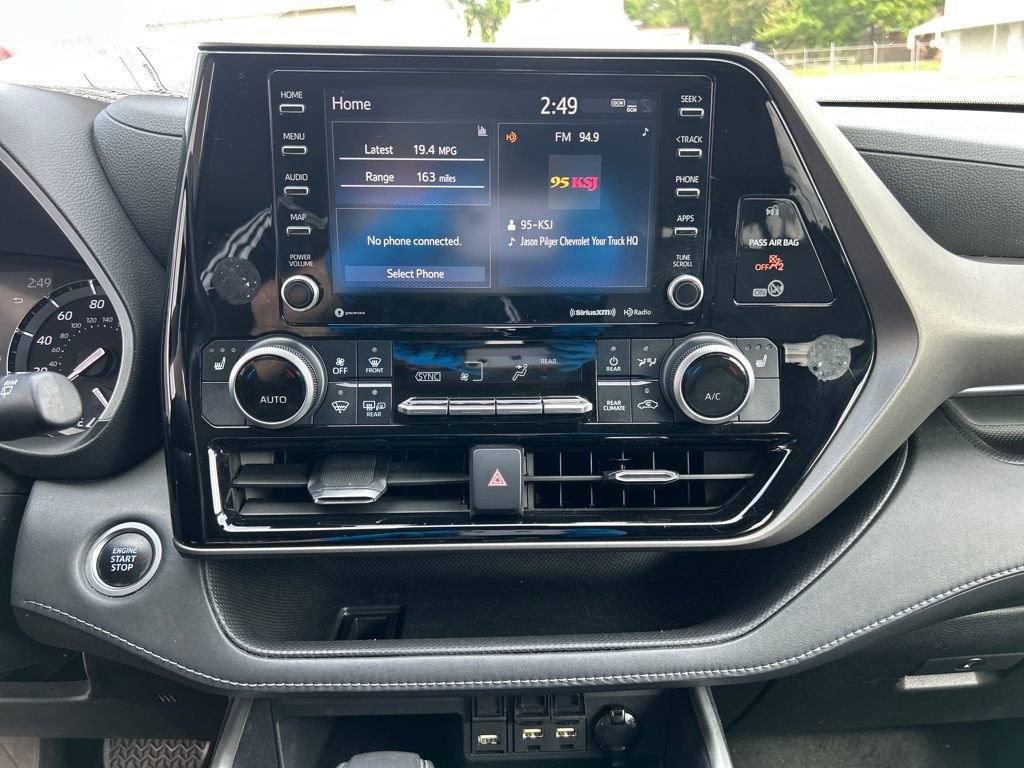 Used 2021 Toyota Highlander XLE image 20