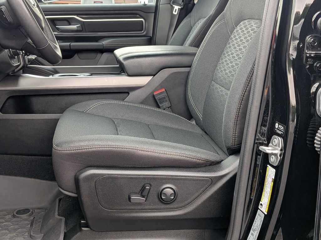 Used 2025 RAM 1500 Big Horn AWD/4WD image 10