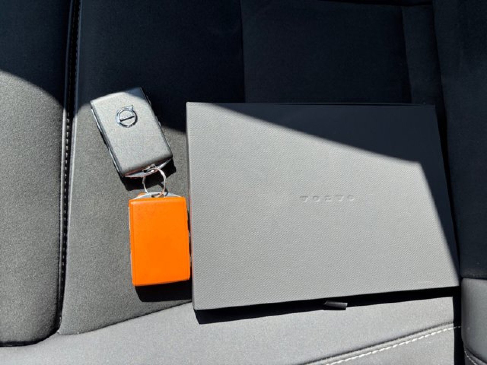 Used 2023 Volvo XC40 Recharge Ultimate w/ Protection Package Premier image 21