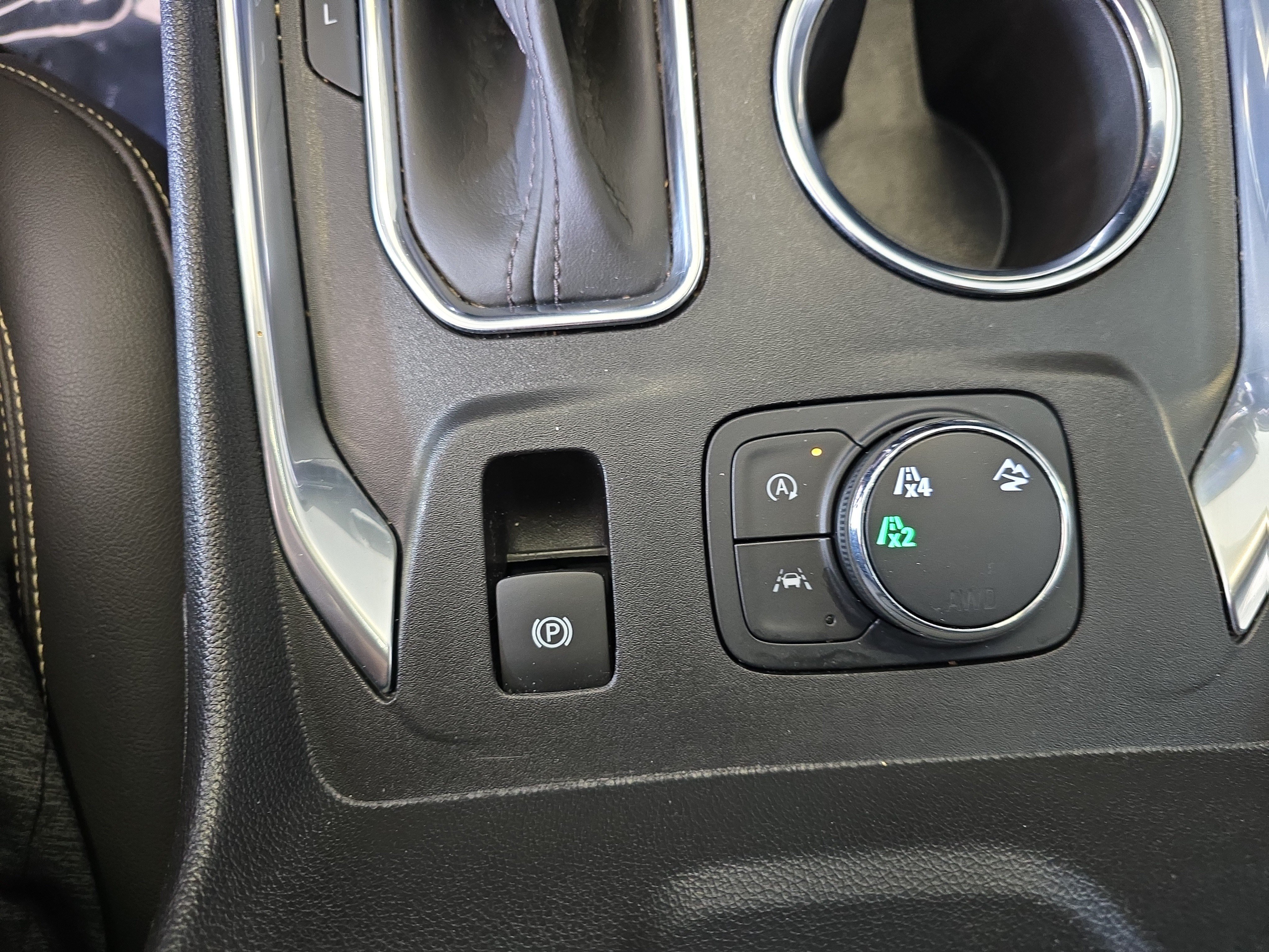 Used 2023 Chevrolet Traverse LT AWD/4WD image 29
