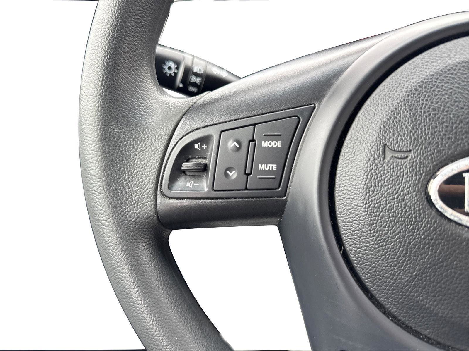 Used 2012 Kia Forte EX image 15