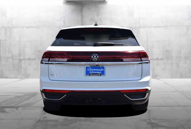Used 2025 Volkswagen Atlas Cross Sport SE FWD image 6