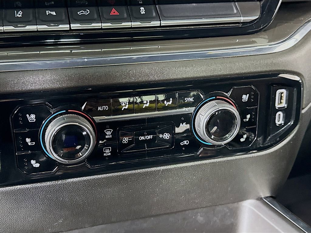 Used 2024 Chevrolet Silverado 3500 High Country w/ High Country Premium Package image 18