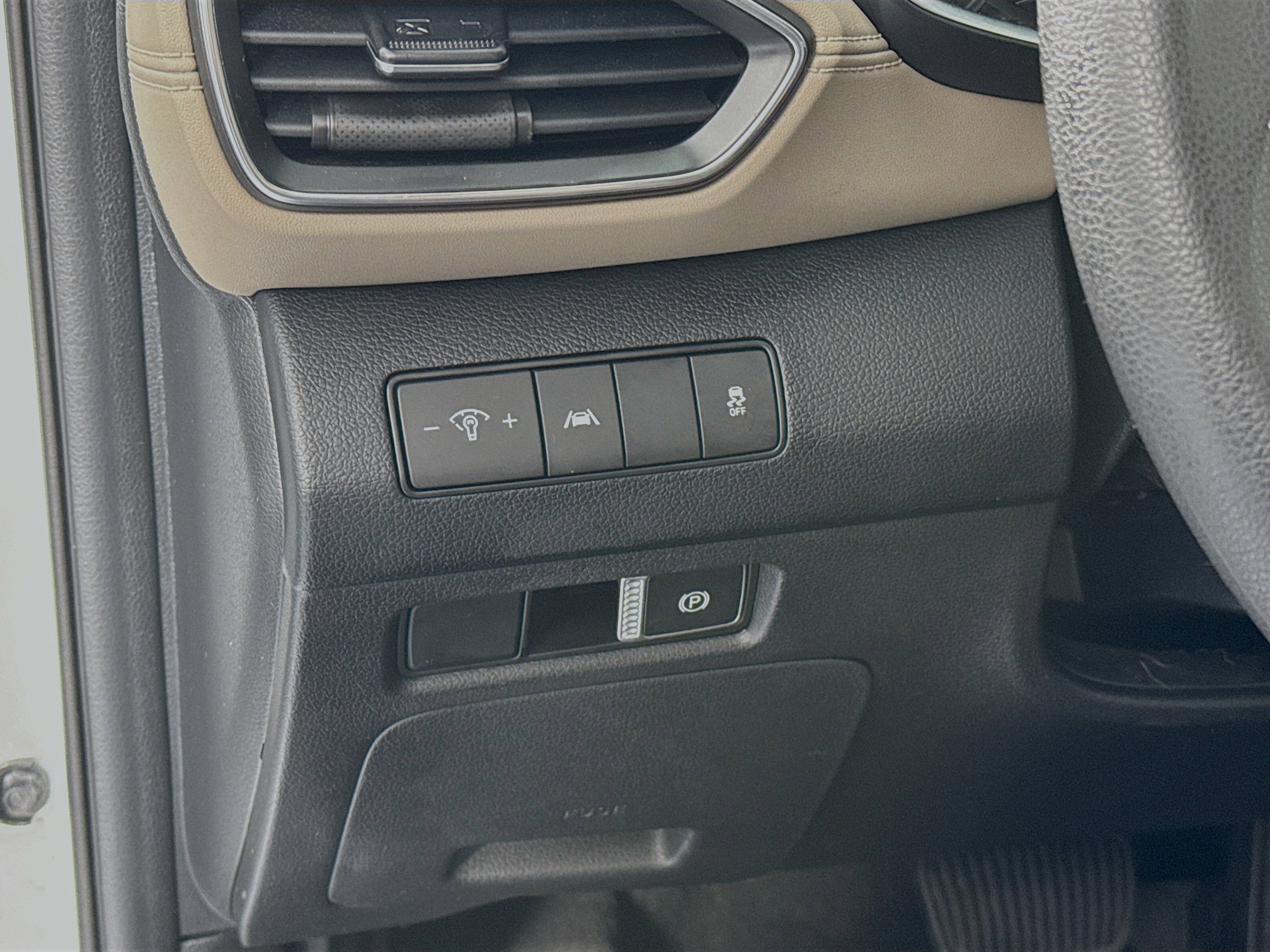 Used 2022 Hyundai Santa Fe SEL w/ Cargo Package image 10