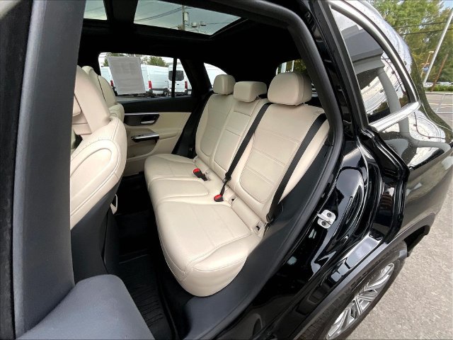 Used 2026 Mercedes-Benz GLC 300 4MATIC image 24