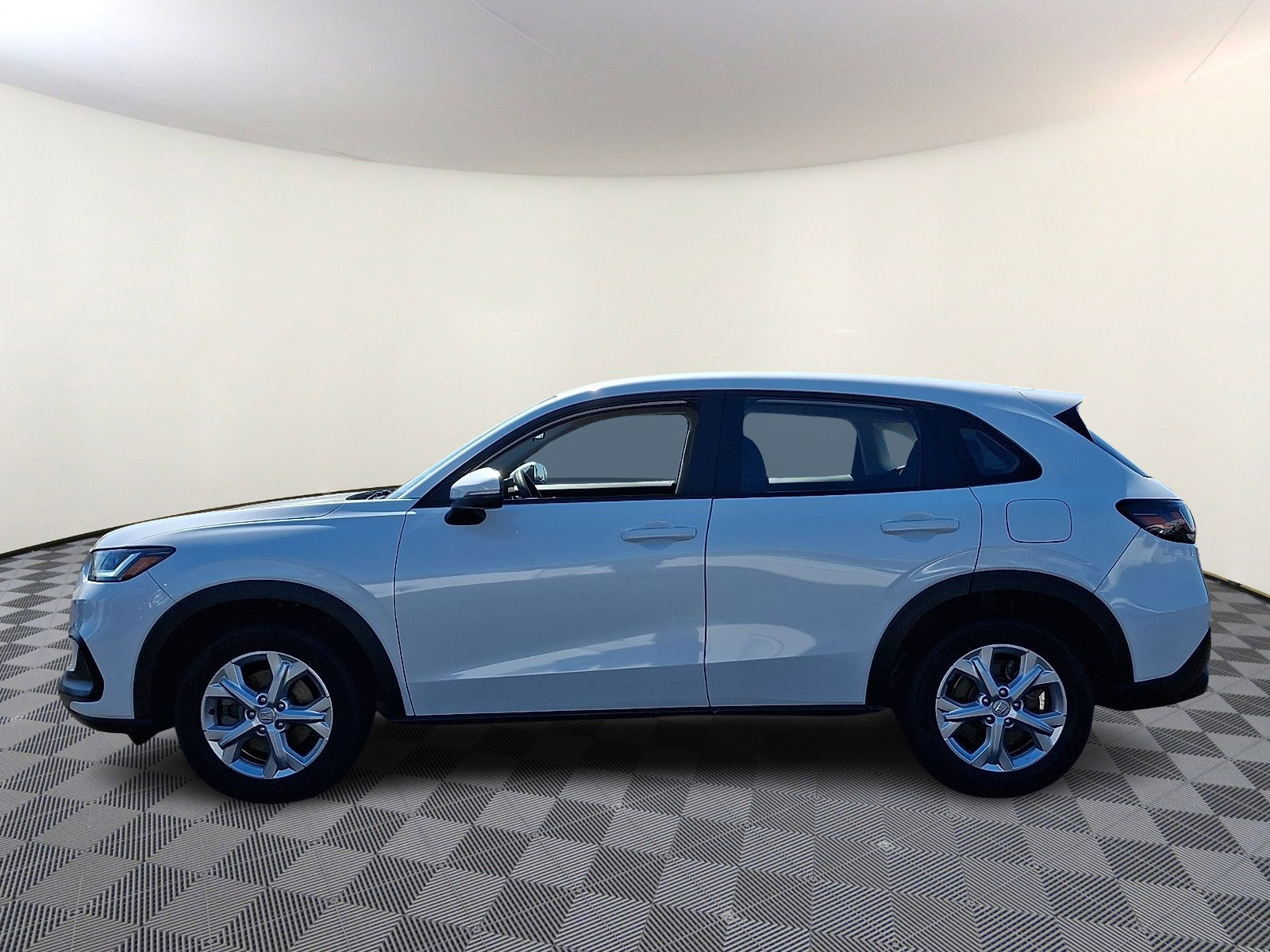 Used 2023 Honda HR-V LX image 4