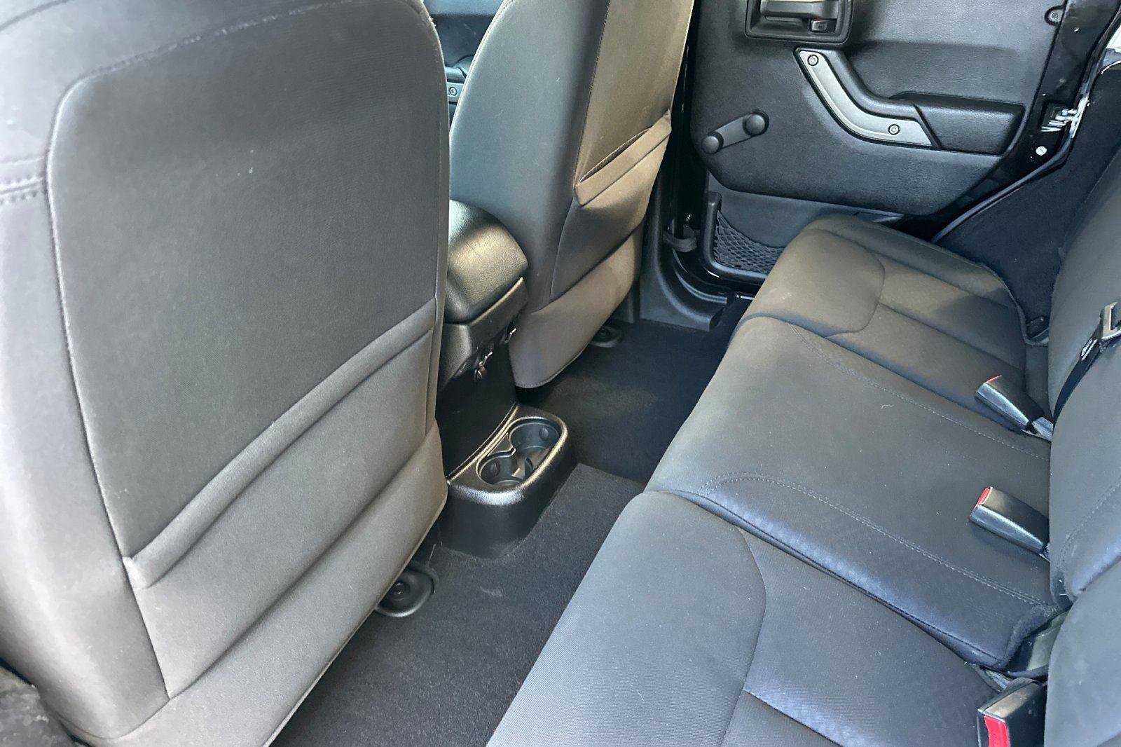 Used 2015 Jeep Wrangler Unlimited Sport w/ Connectivity Group image 11