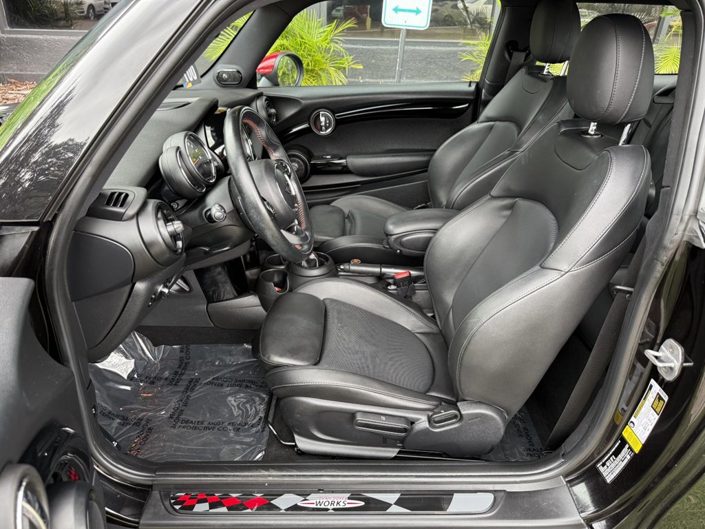 Used 2019 MINI Cooper S w/ Premium Package image 9