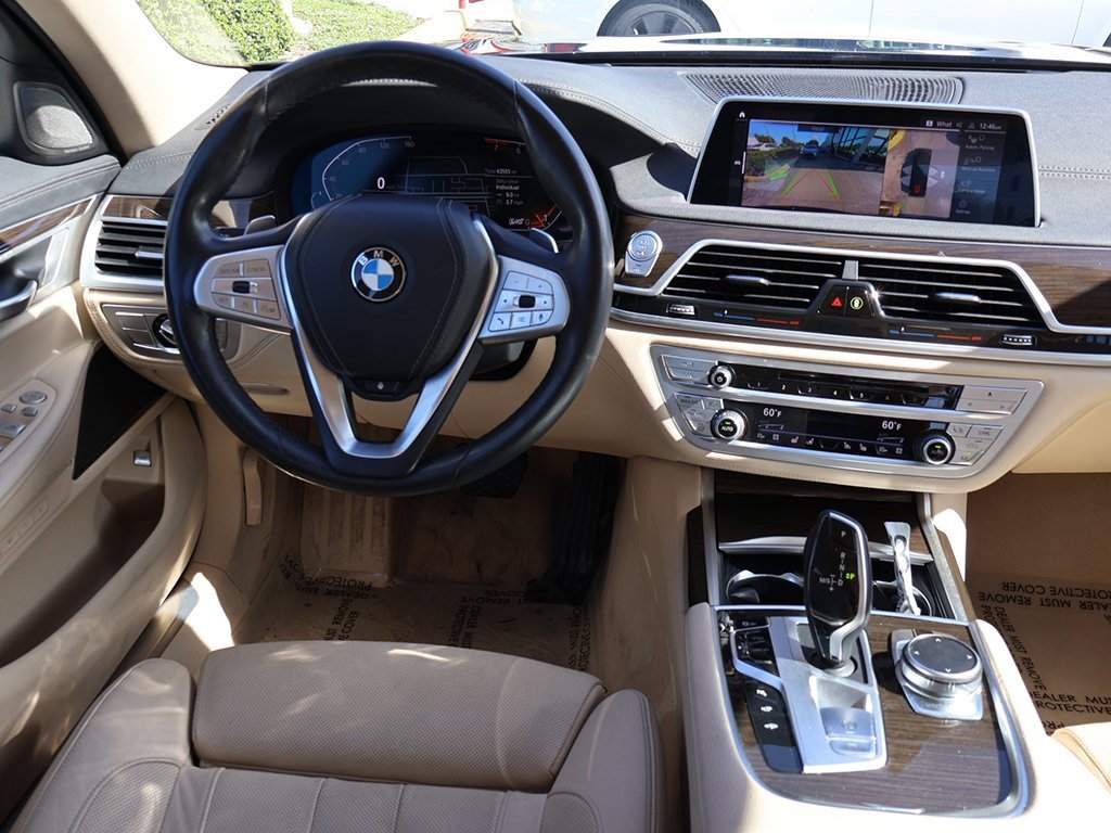 Used 2020 BMW 740i image 41