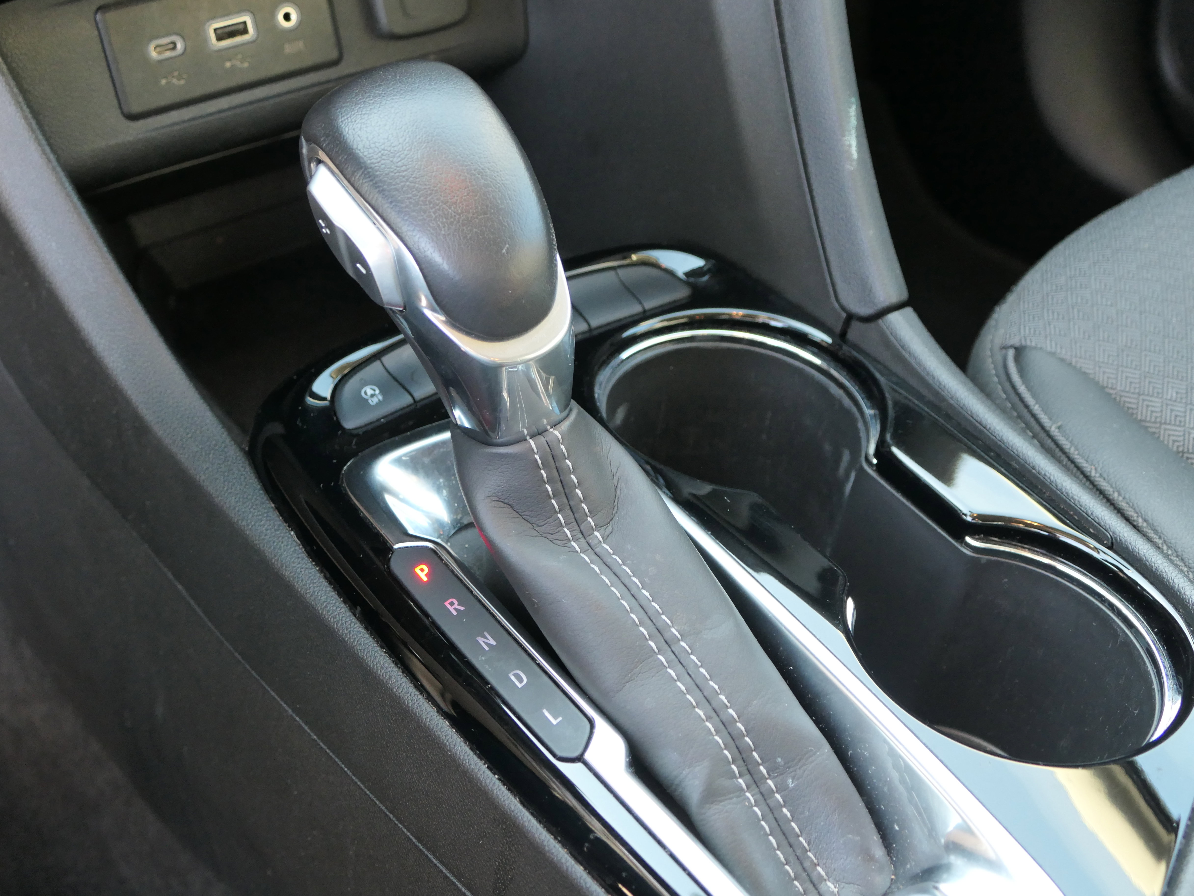 Used 2023 Buick Encore GX Preferred w/ Cold Weather Comfort Package FWD image 22