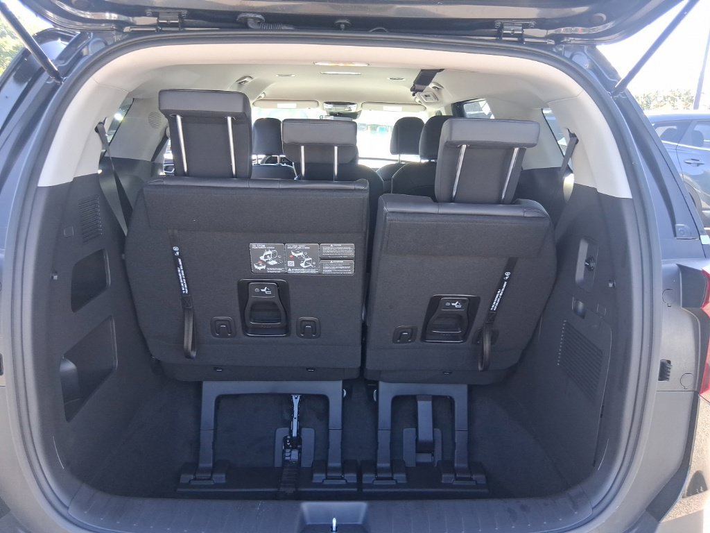 Certified 2026 Kia Carnival FWD image 19