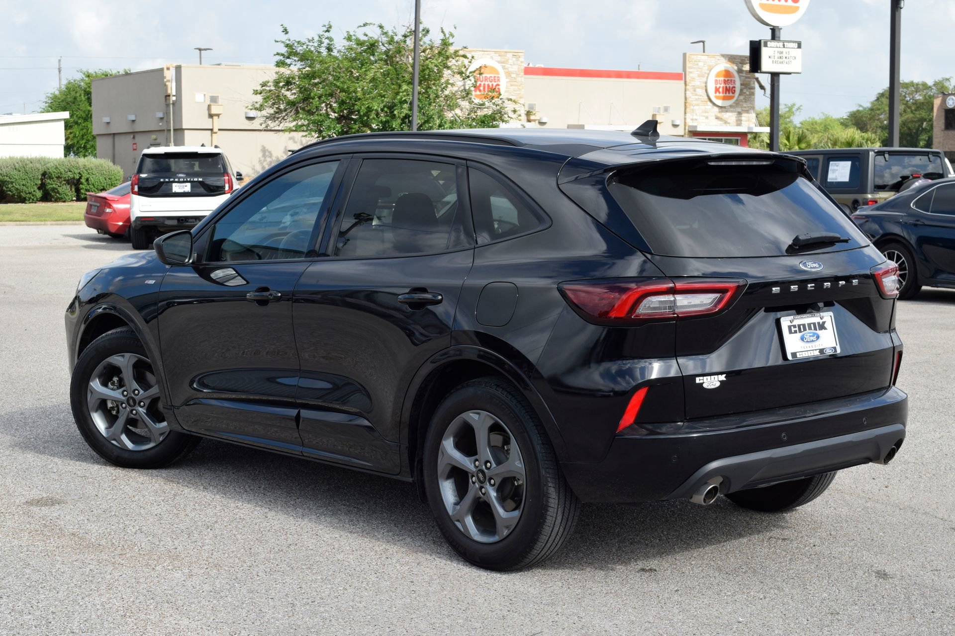 Certified 2024 Ford Escape ST-Line w/ Tech Pack #1 FWD image 4