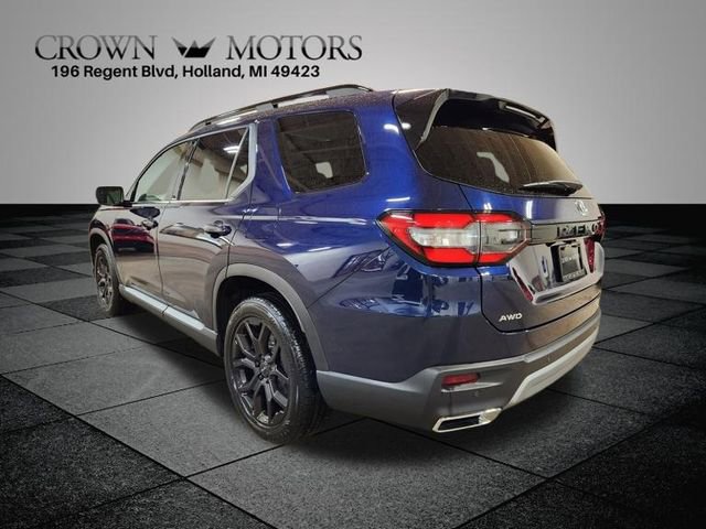 Certified 2025 Honda Pilot Touring image 5