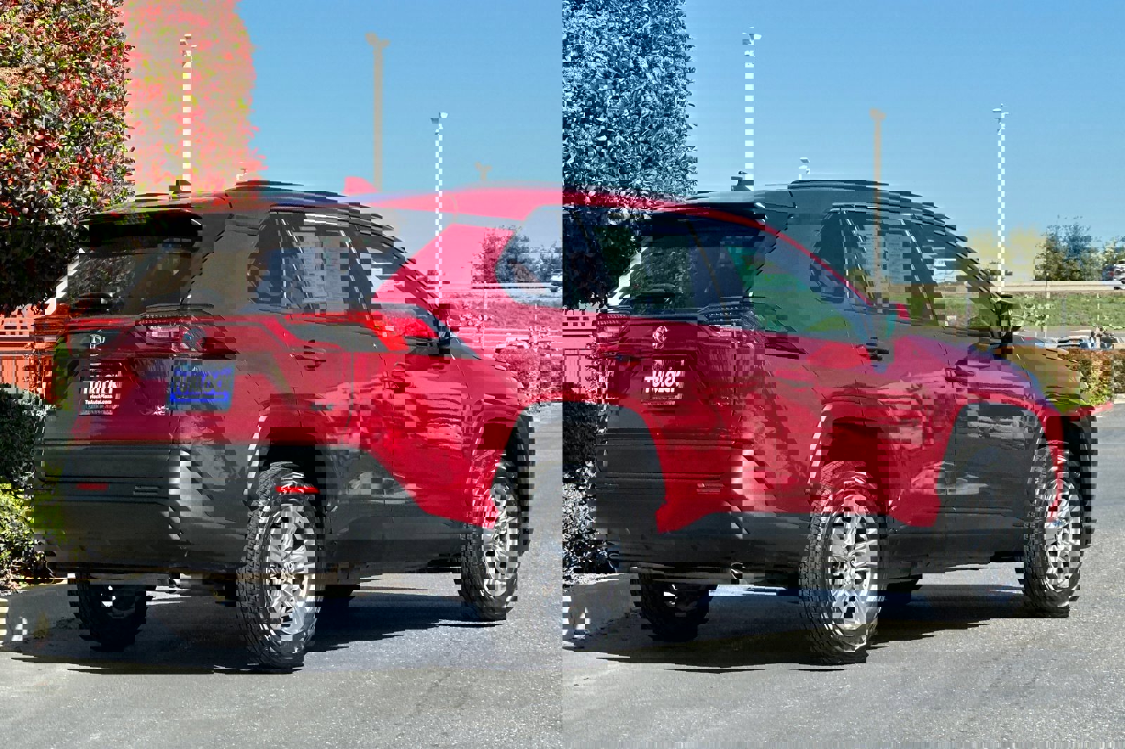 Used 2023 Toyota RAV4 XLE image 4