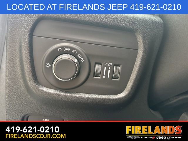Used 2023 Jeep Grand Cherokee L Altitude image 16