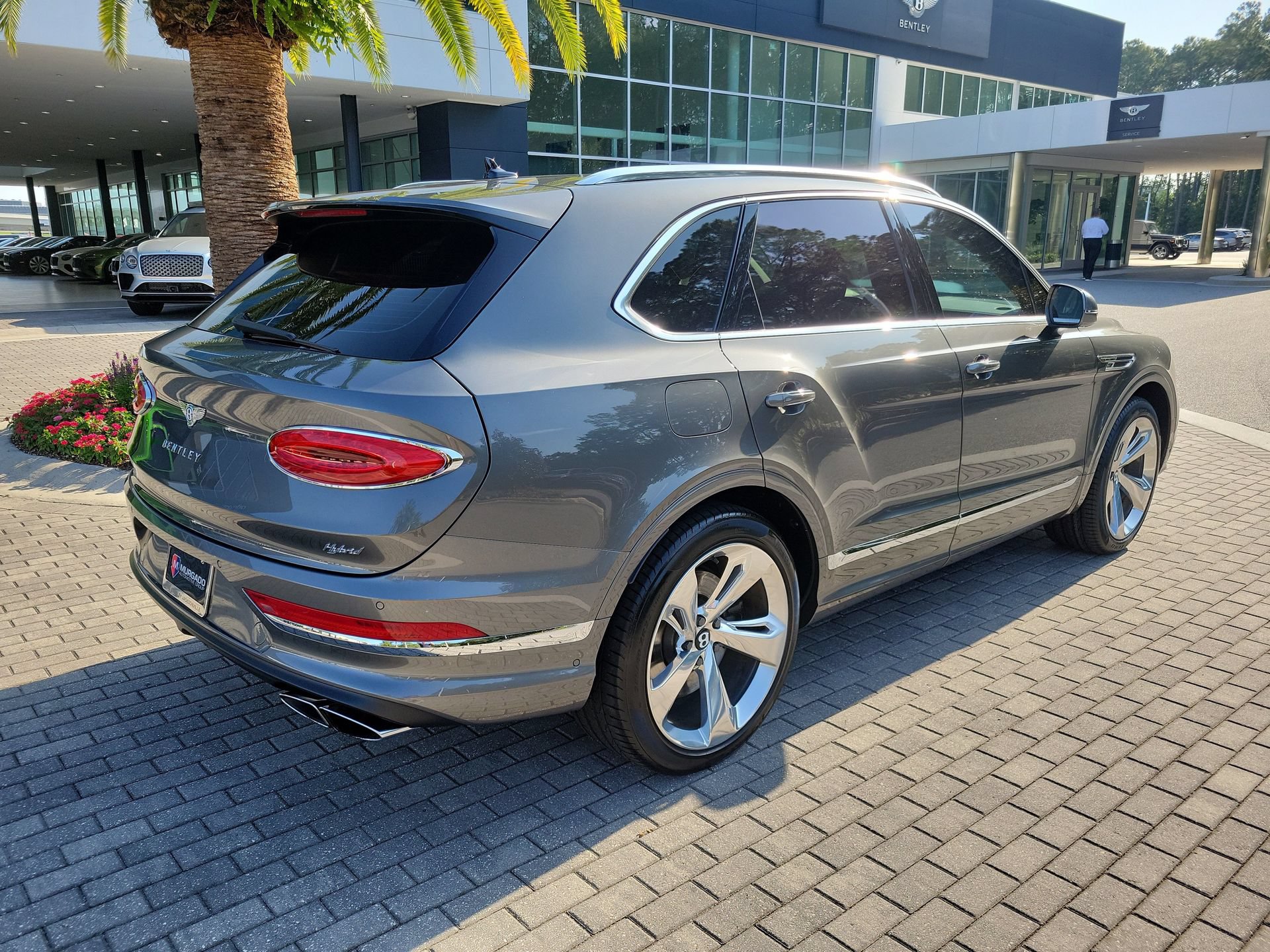 Certified 2023 Bentley Bentayga Plug-In Hybrid AWD/4WD image 10