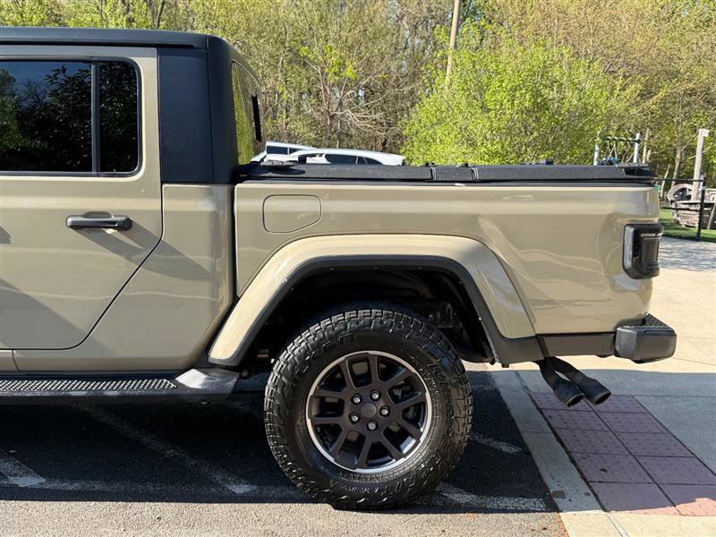 Used 2022 Jeep Gladiator Overland w/ Popular Equipment Package AWD/4WD image 9
