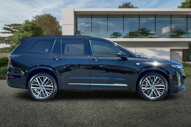 Certified 2024 Cadillac XT6 Sport w/ Technology Package AWD/4WD image 3