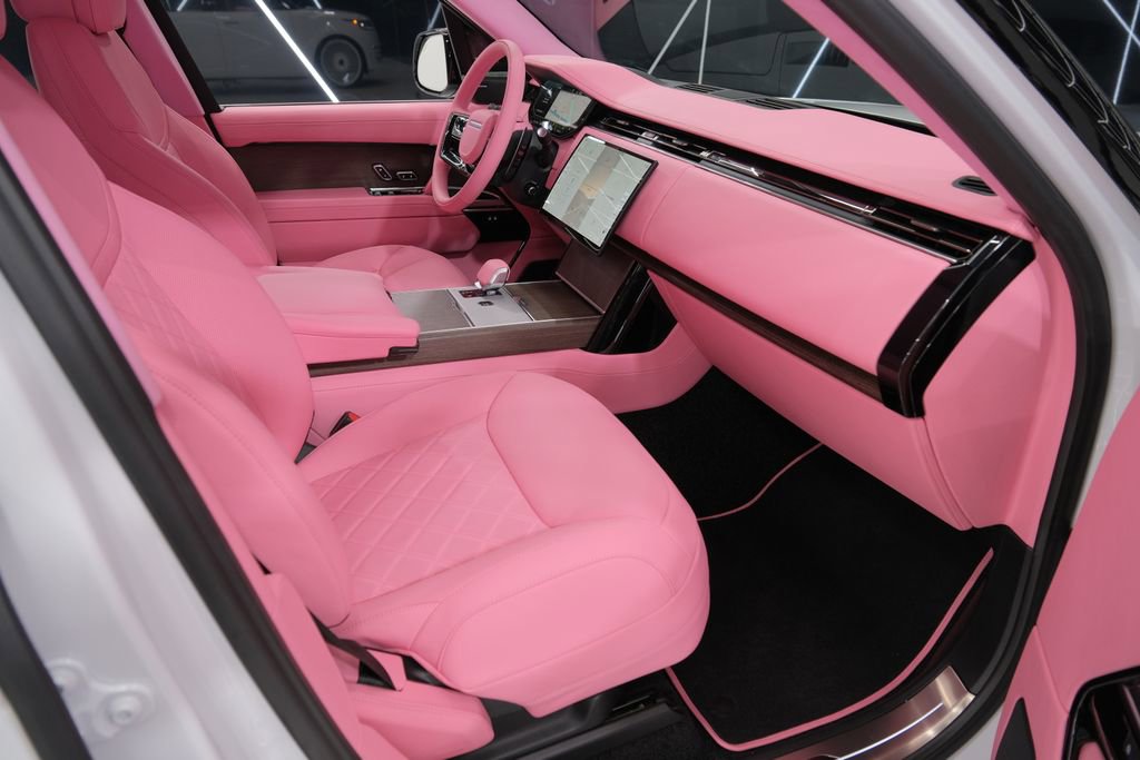 Used 2025 Land Rover Range Rover SE image 40