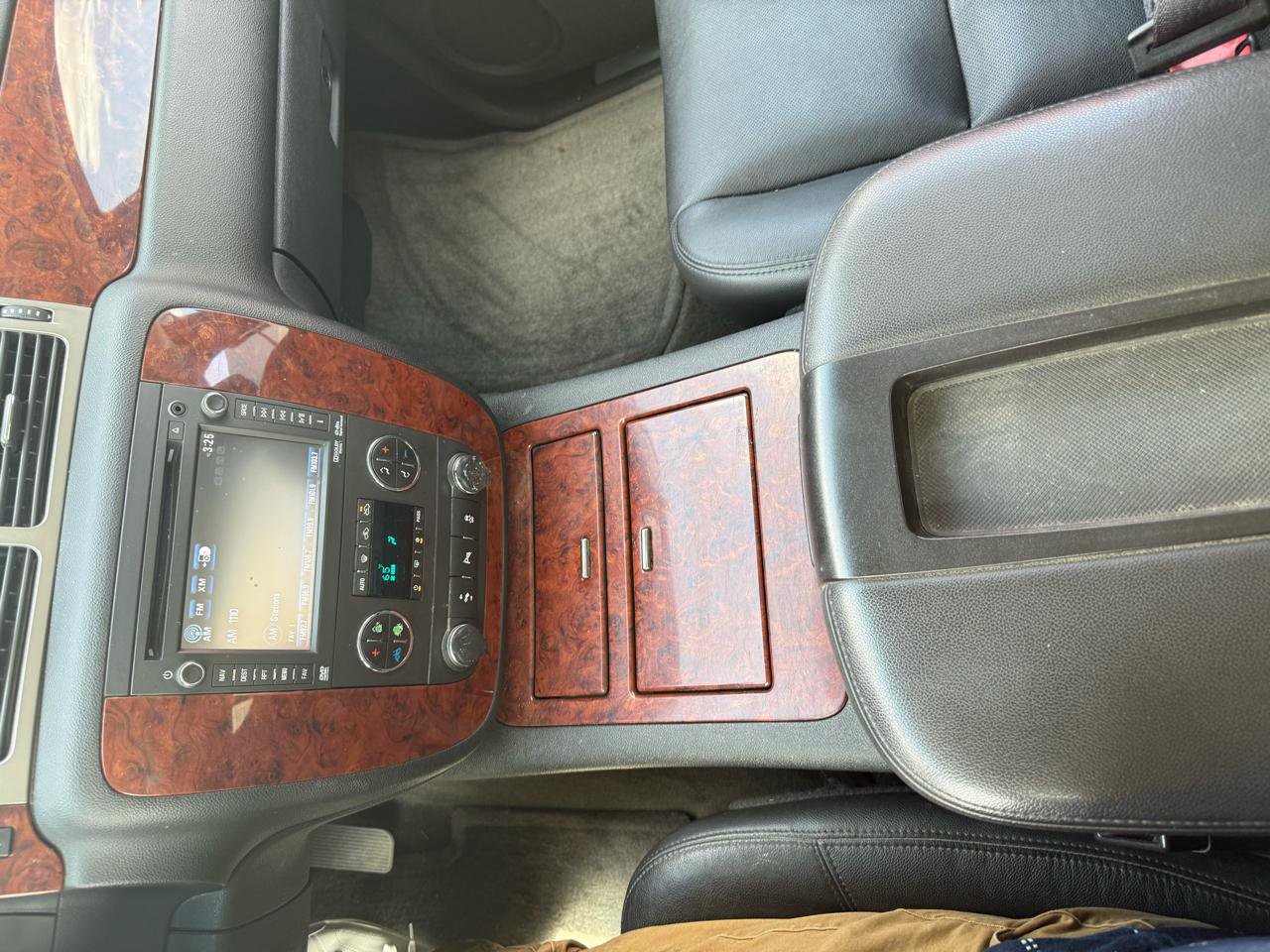 Used 2013 Chevrolet Avalanche LTZ AWD/4WD image 16