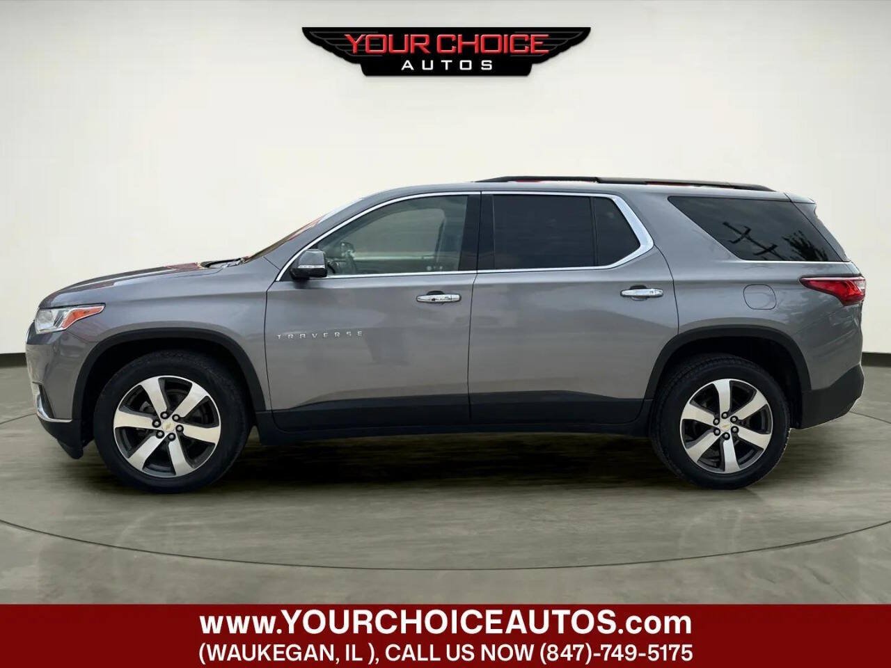 Used 2019 Chevrolet Traverse LT w/ LT Premium Package FWD image 2