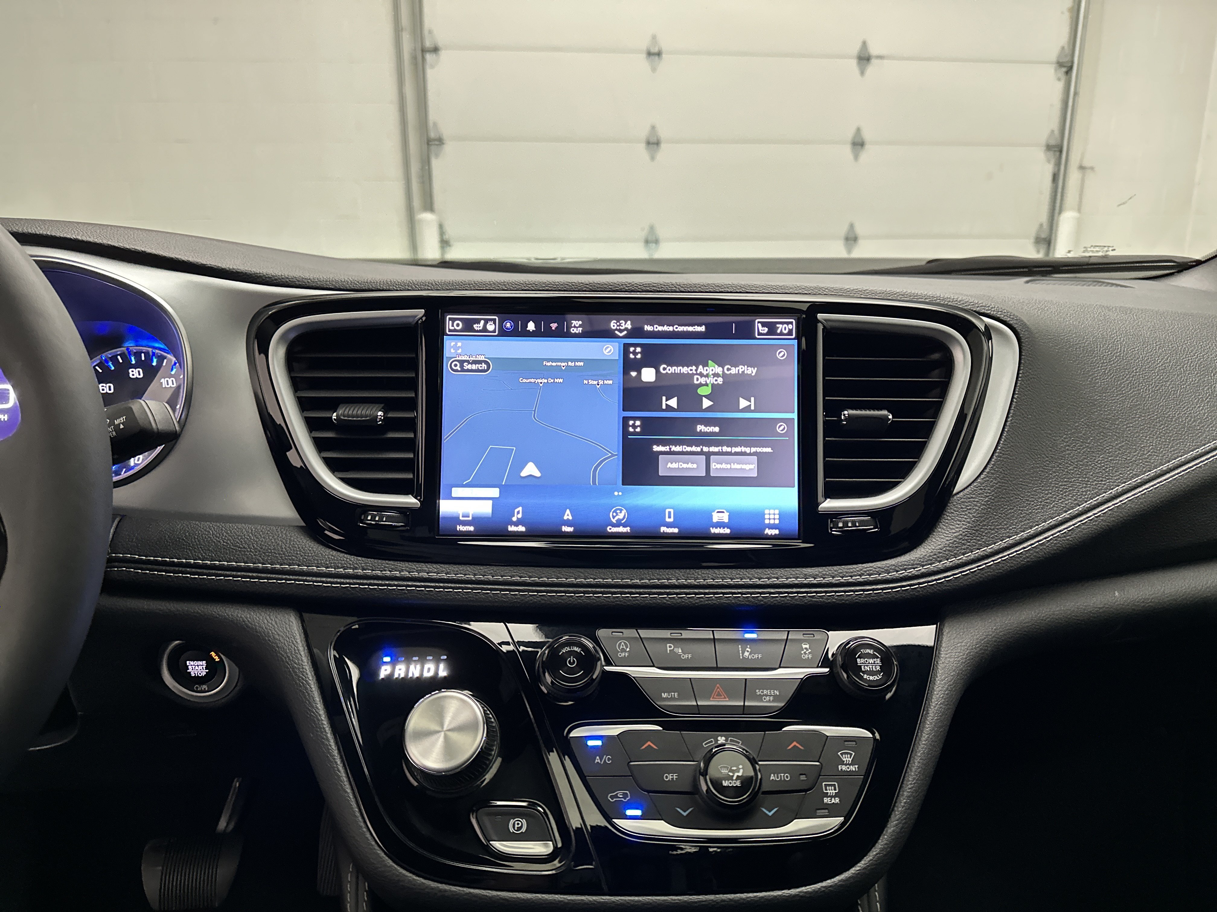 Used 2025 Chrysler Pacifica Limited FWD image 32