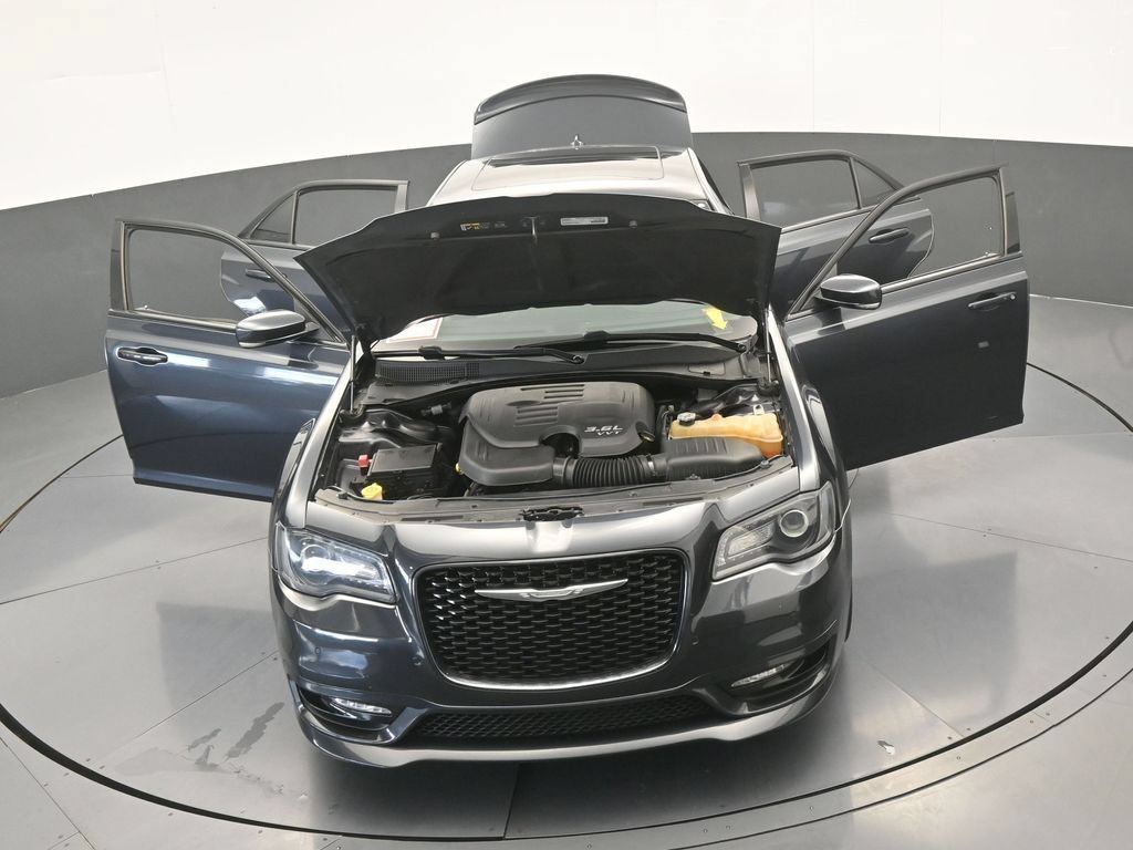 Used 2018 Chrysler 300 S w/ 300S Premium Group RWD image 72