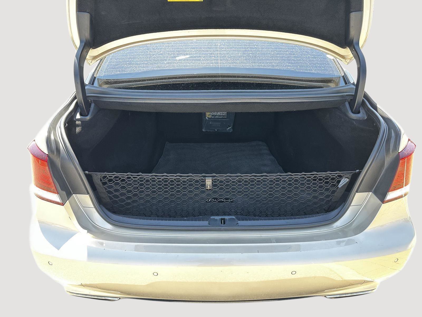 Used 2013 Lexus LS 460 w/ Comfort Pkg RWD image 26
