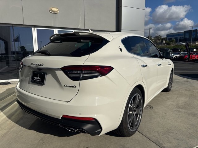 Certified 2022 Maserati Levante Modena image 8