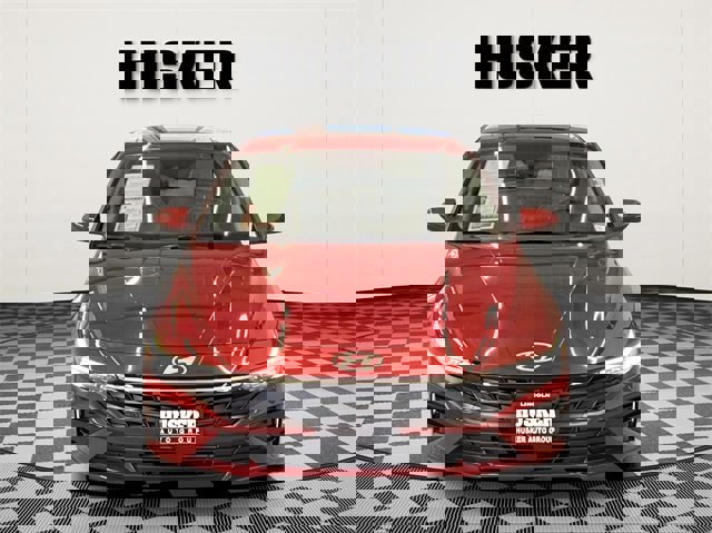 Used 2025 Hyundai Elantra Limited image 3